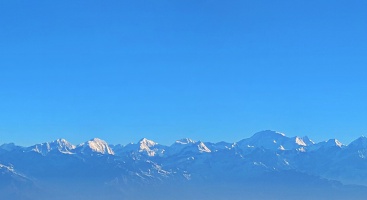 朗塘利戎峰 