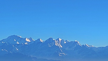 朗塘利戎峰 